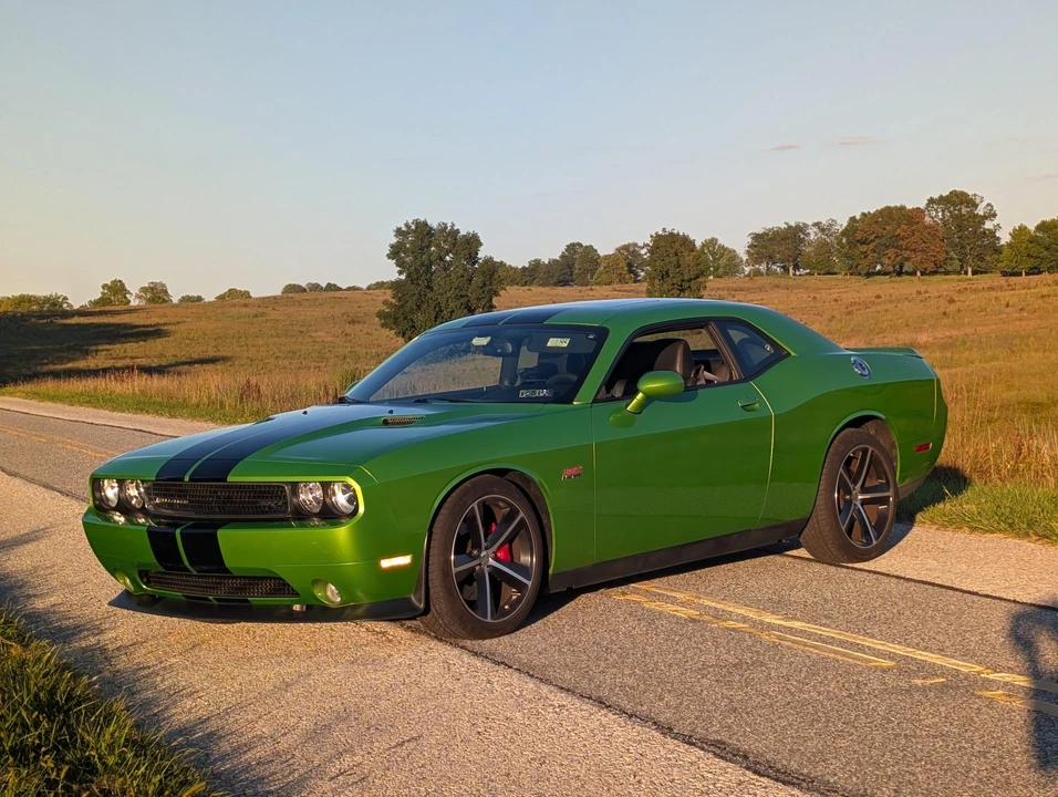 2011 Dodge Challenger SRT8 & 392 3rd Gen - Image 5 of 31