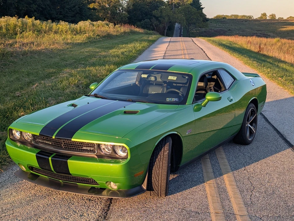 2011 Dodge Challenger SRT8 & 392 3rd Gen - Image 9 of 31