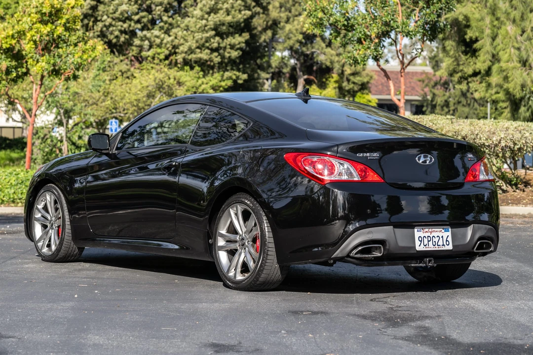 2011 Hyundai Genesis Coupe - Image 7 of 31