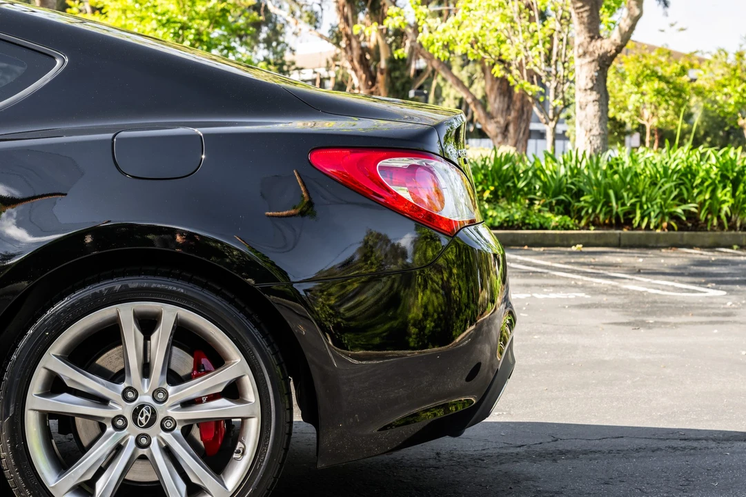 2011 Hyundai Genesis Coupe - Image 20 of 31