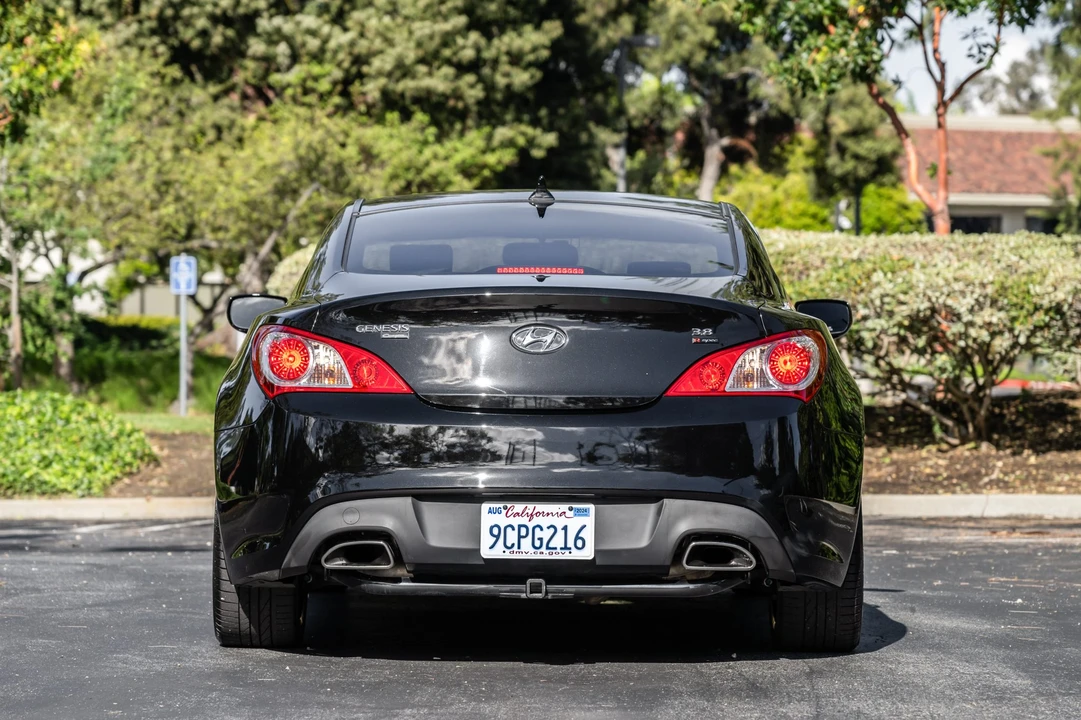 2011 Hyundai Genesis Coupe - Image 6 of 31