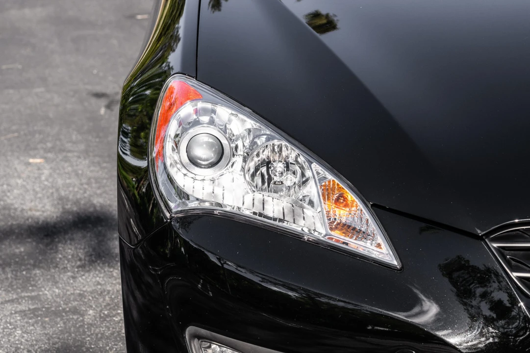 2011 Hyundai Genesis Coupe - Image 9 of 31