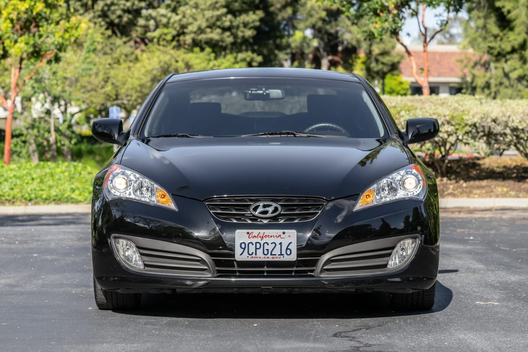 2011 Hyundai Genesis Coupe - Image 2 of 31
