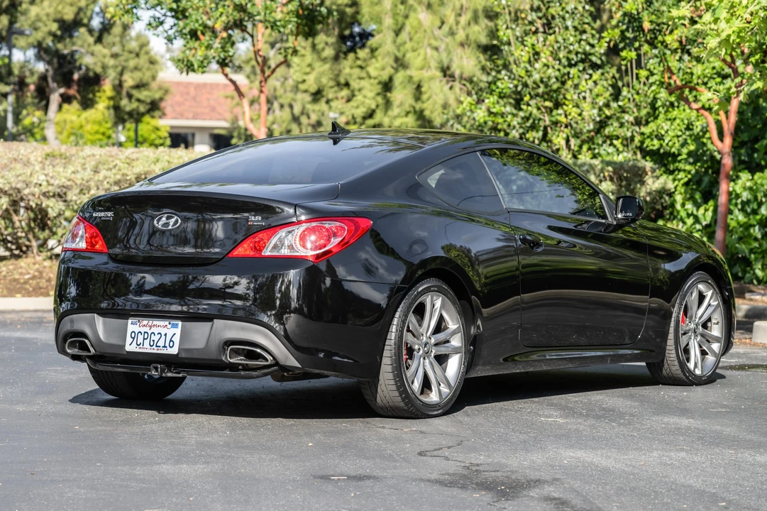 2011 Hyundai Genesis Coupe - Image 5 of 31