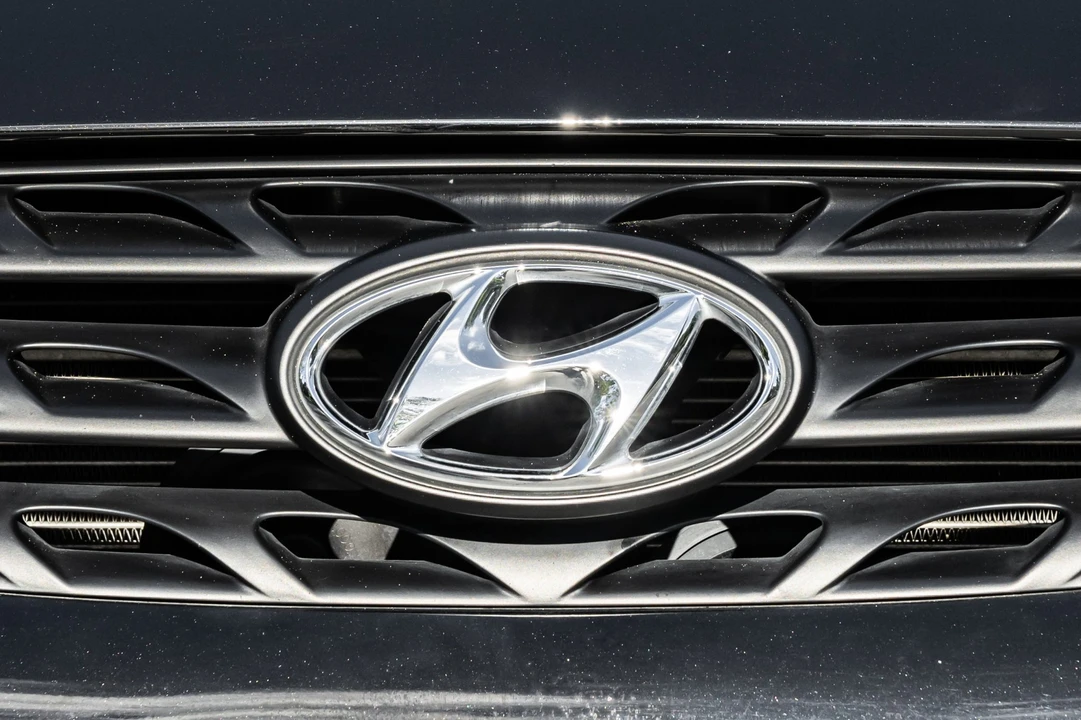 2011 Hyundai Genesis Coupe - Image 24 of 31