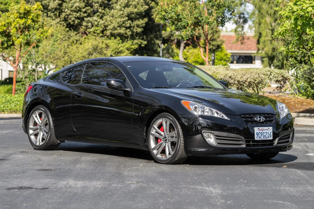 2011 Hyundai Genesis Coupe - Image 3 of 31