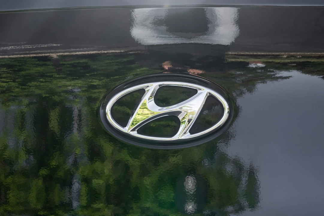 2011 Hyundai Genesis Coupe - Image 27 of 31