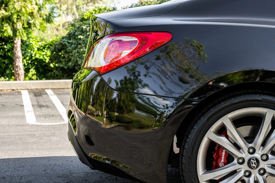 2011 Hyundai Genesis Coupe - Image 19 of 31
