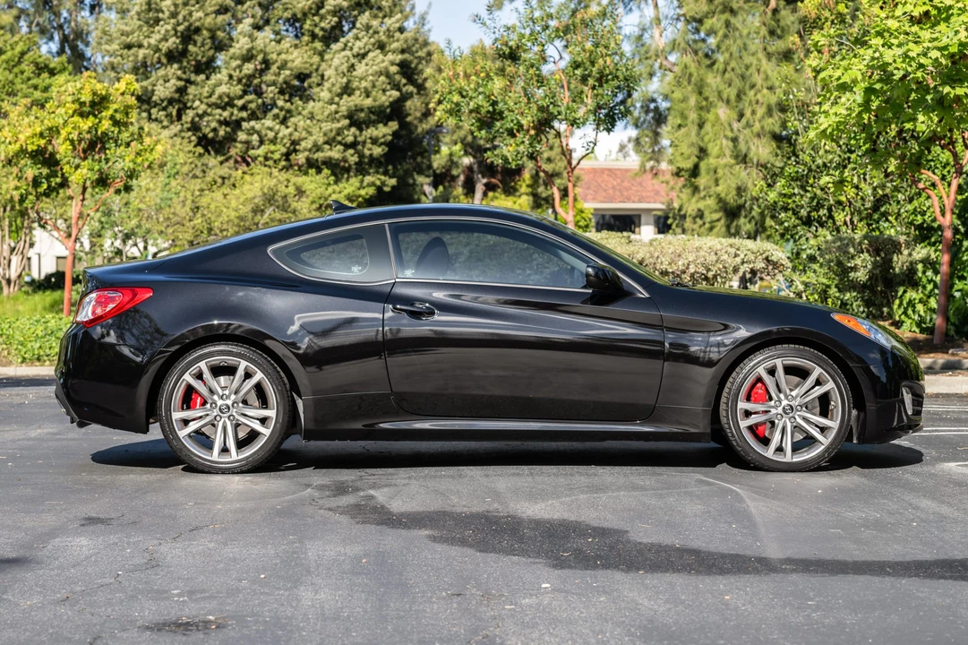 2011 Hyundai Genesis Coupe - Image 4 of 31