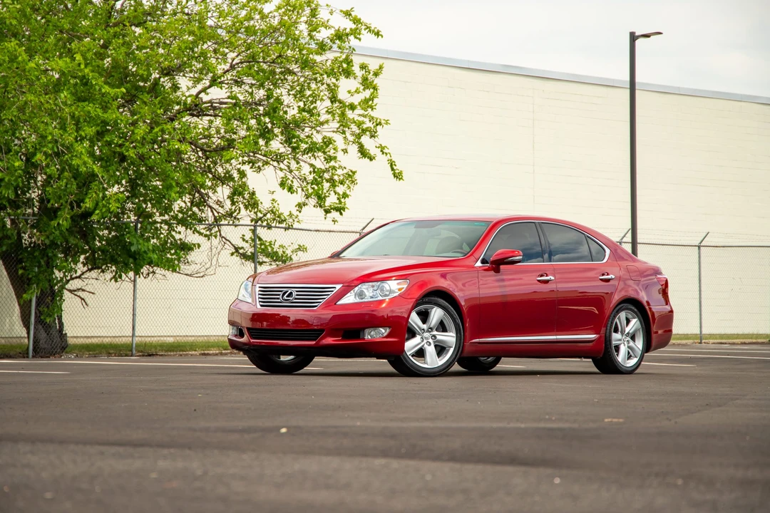 2011 Lexus LS 4th Gen - Image 2 of 31