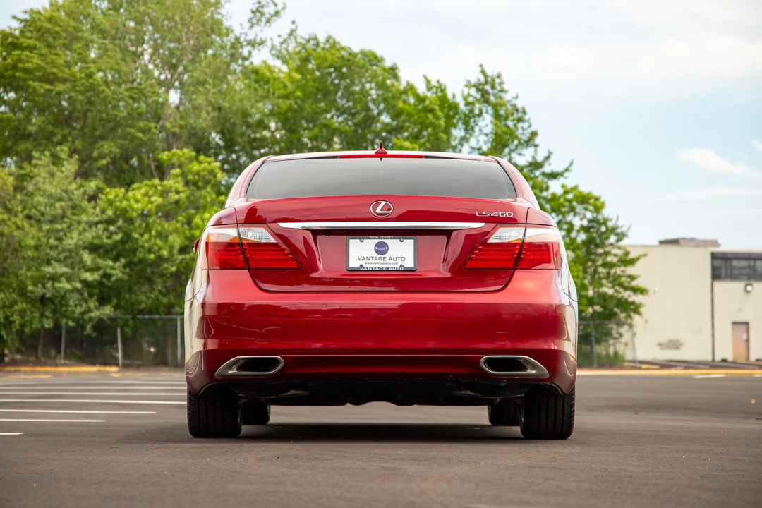 2011 Lexus LS 4th Gen - Image 14 of 31