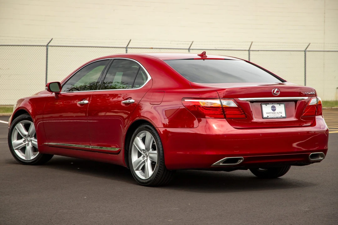 2011 Lexus LS 4th Gen - Image 10 of 31