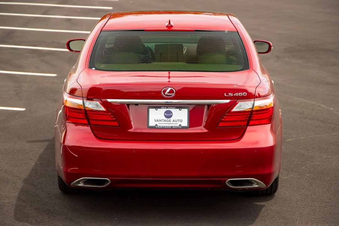 2011 Lexus LS 4th Gen - Image 13 of 31
