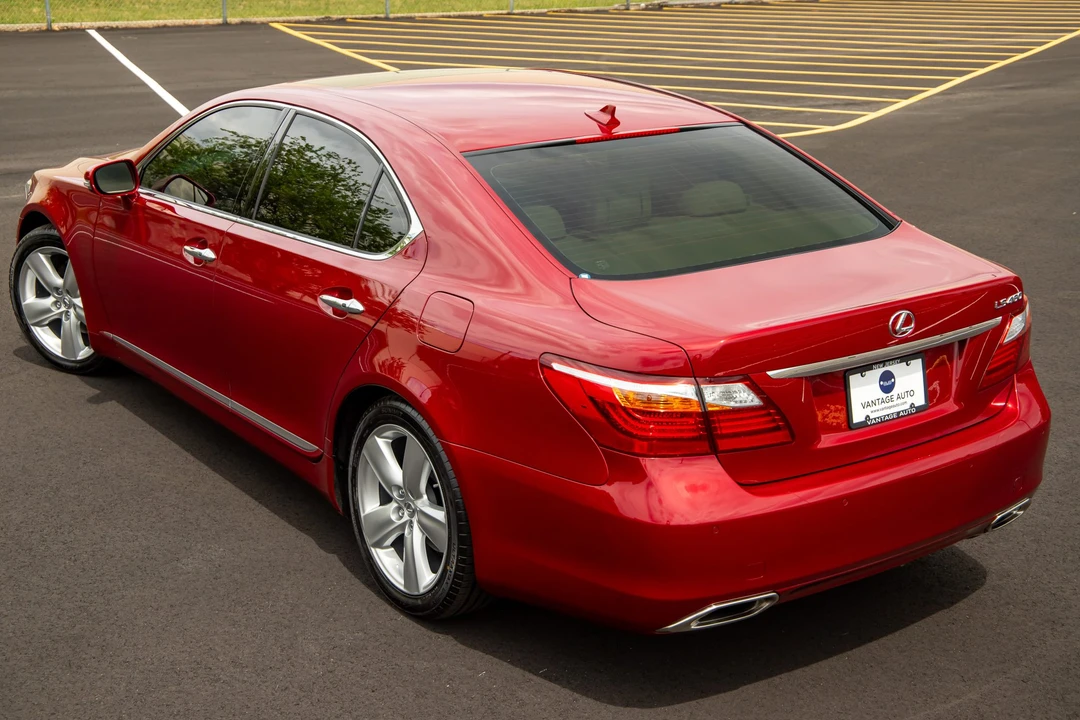 2011 Lexus LS 4th Gen - Image 12 of 31