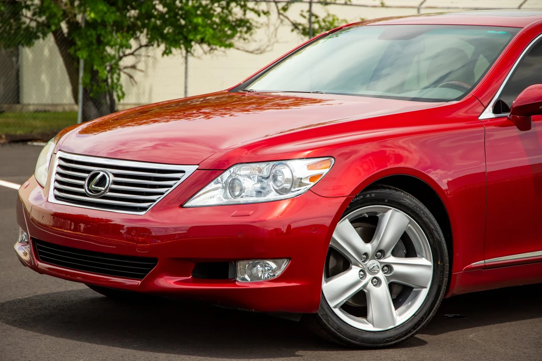 2011 Lexus LS 4th Gen - Image 24 of 31