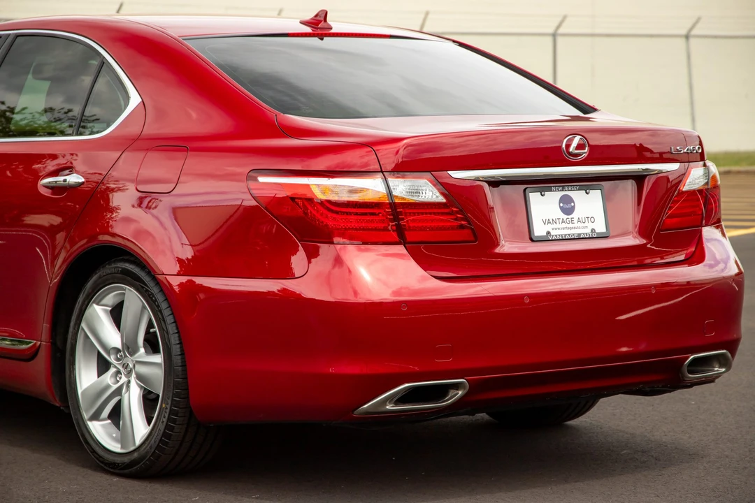 2011 Lexus LS 4th Gen - Image 30 of 31
