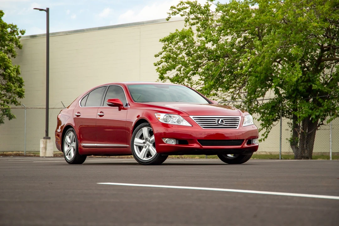 2011 Lexus LS 4th Gen - Image 5 of 31