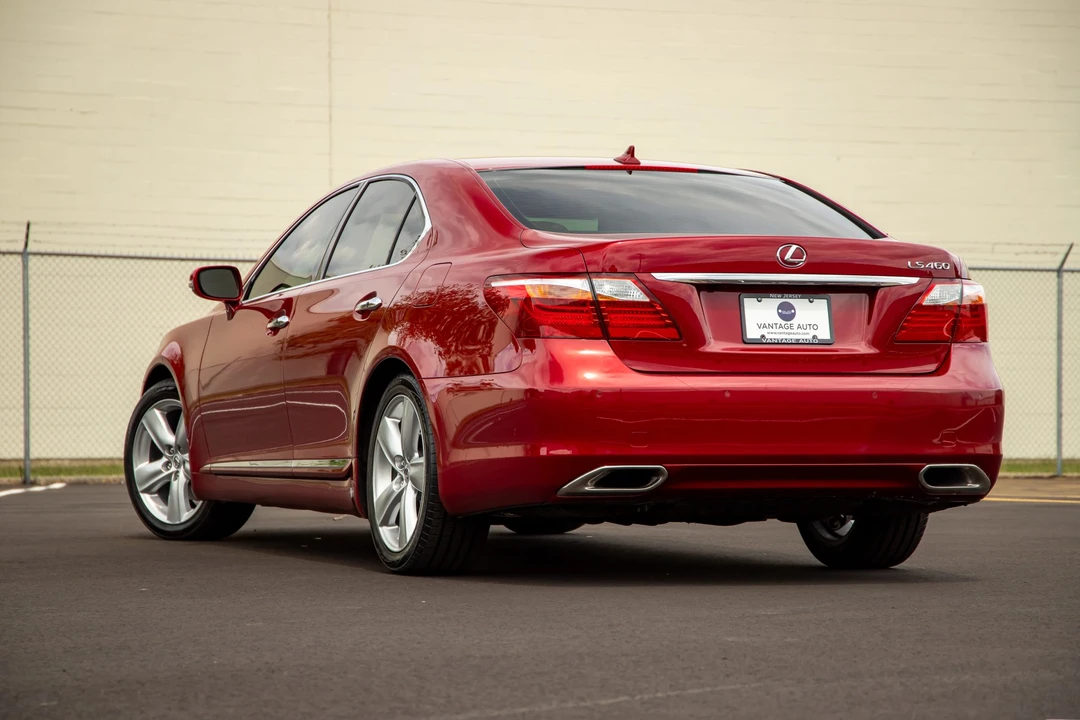 2011 Lexus LS 4th Gen - Image 11 of 31
