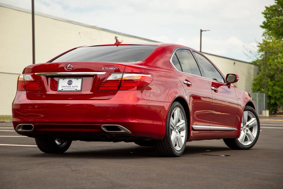 2011 Lexus LS 4th Gen - Image 16 of 31