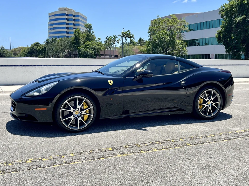 2012 Ferrari California - Image 29 of 31