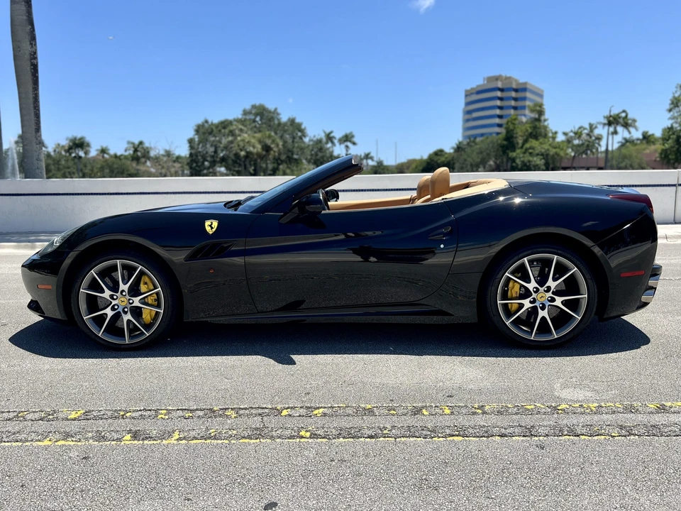 2012 Ferrari California - Image 25 of 31