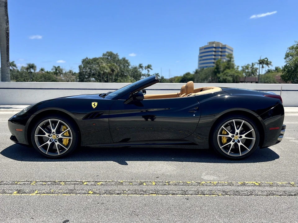 2012 Ferrari California - Image 26 of 31