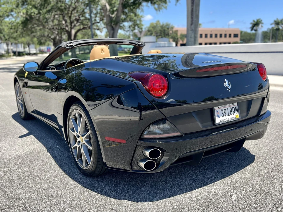 2012 Ferrari California - Image 23 of 31
