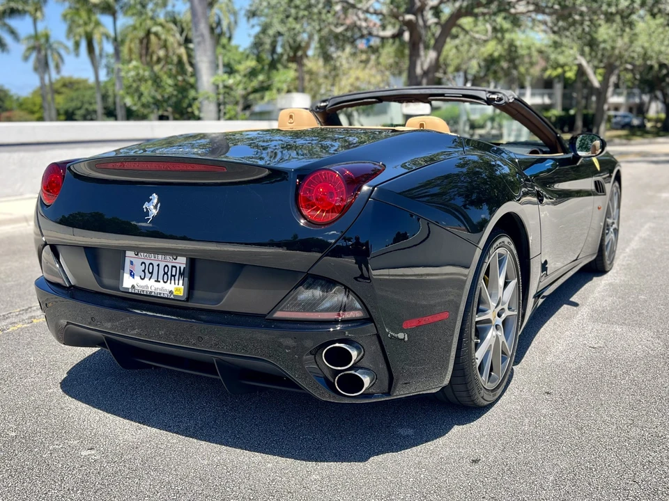2012 Ferrari California - Image 17 of 31