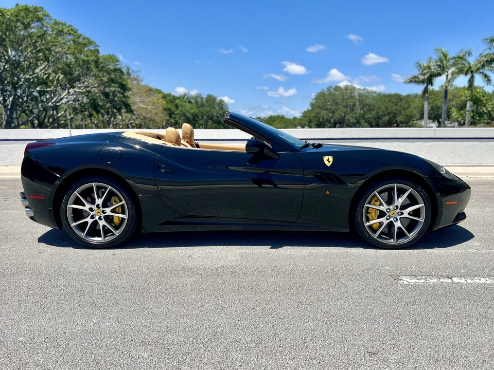 2012 Ferrari California - Image 15 of 31