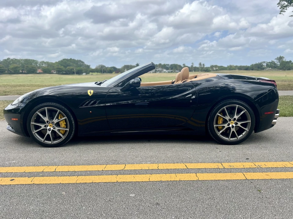 2012 Ferrari California - Image 27 of 31