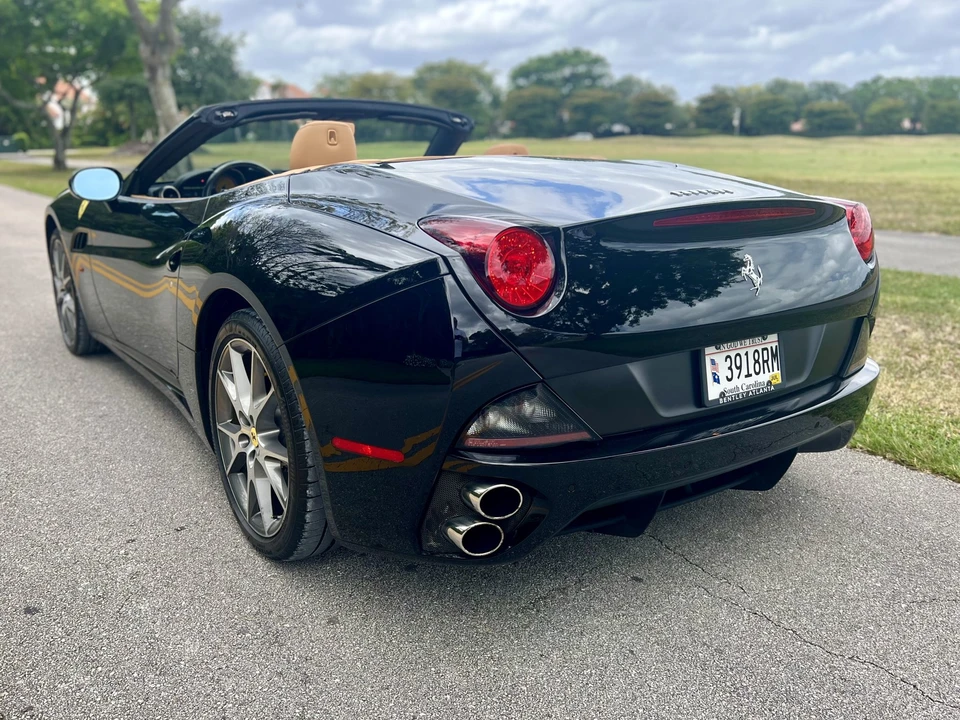 2012 Ferrari California - Image 24 of 31