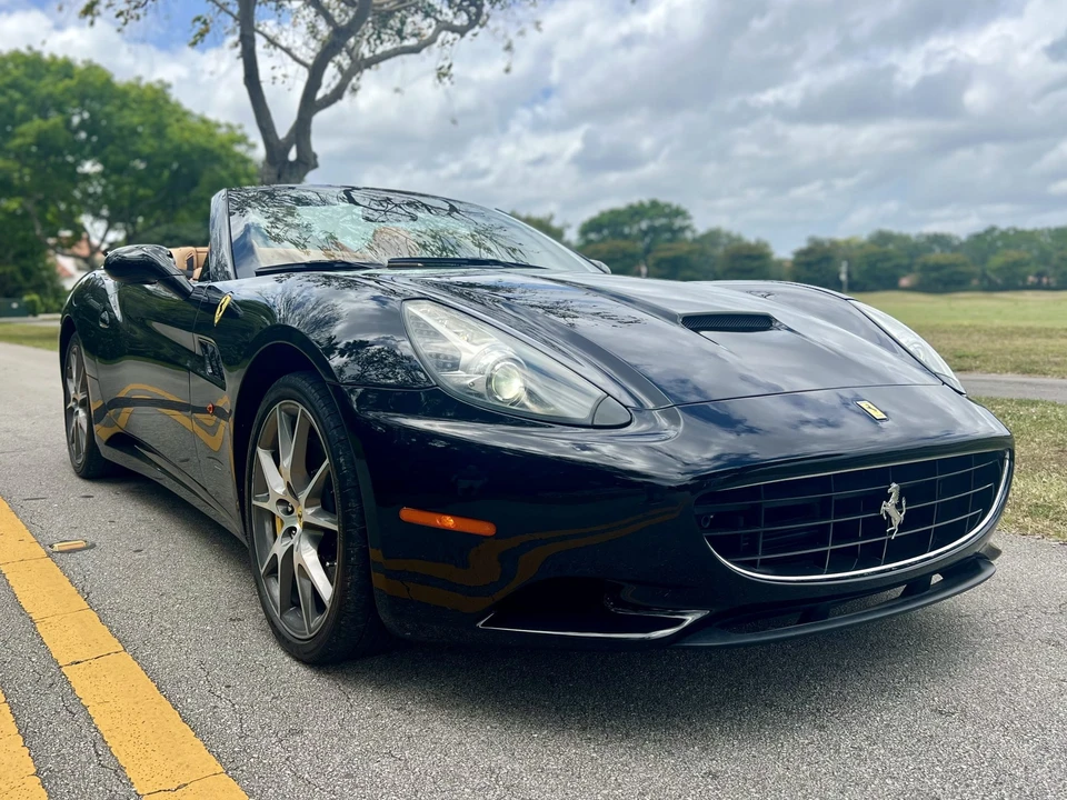 2012 Ferrari California - Image 12 of 31