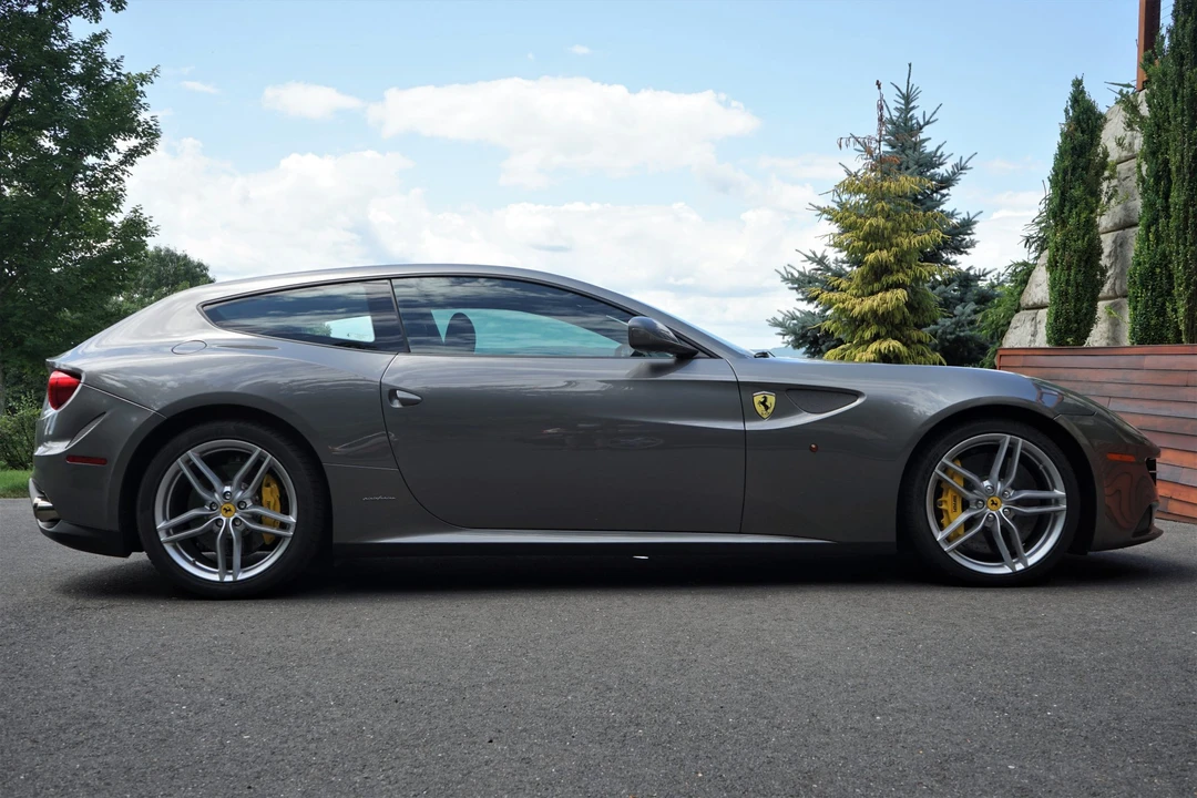 2013 Ferrari FF - Image 8 of 31