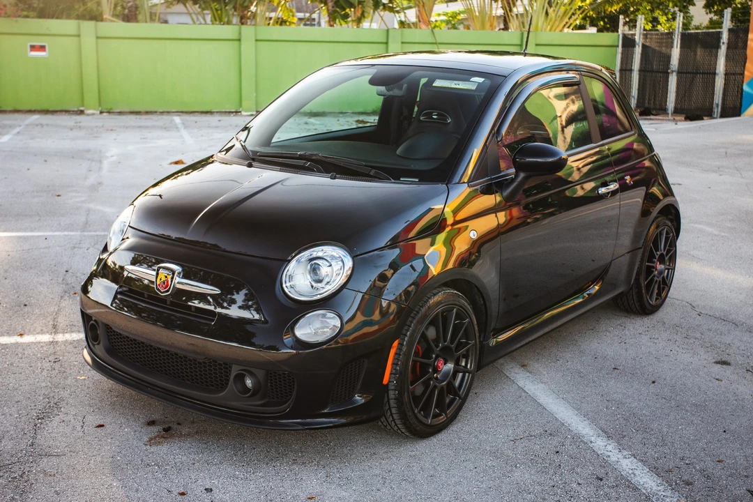 2013 Fiat Abarth 500 - Image 2 of 31