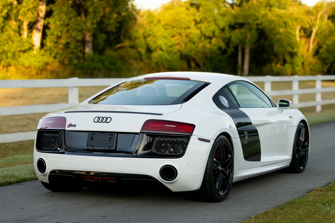 2014 Audi 42 R8 - Image 27 of 31