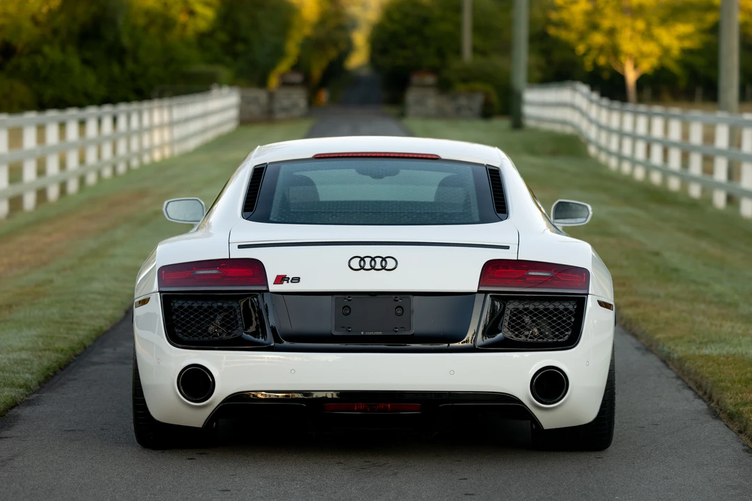 2014 Audi 42 R8 - Image 28 of 31