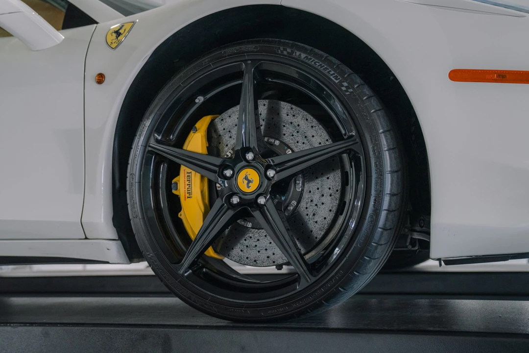 2014 Ferrari 458 Spider - Image 26 of 31