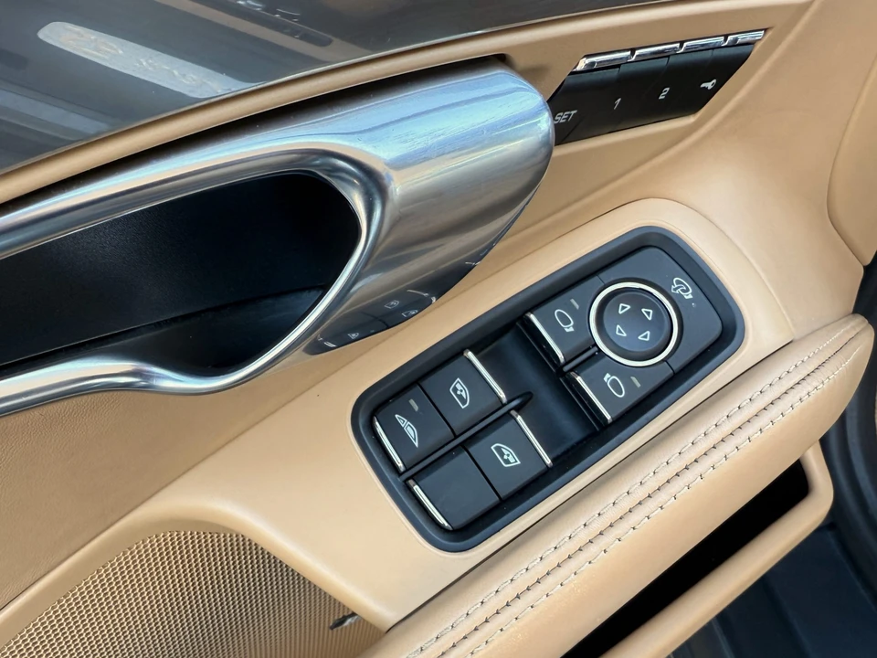 2014 Porsche 991 Carrera 4S - Image 29 of 31