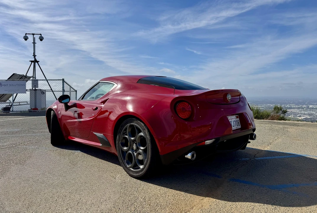 2015 Alfa Romeo 4C Coupe - Image 26 of 31