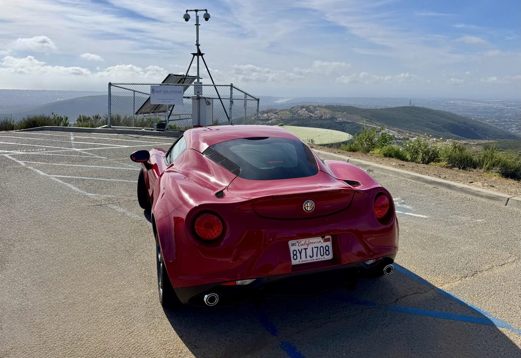 2015 Alfa Romeo 4C Coupe - Image 27 of 31