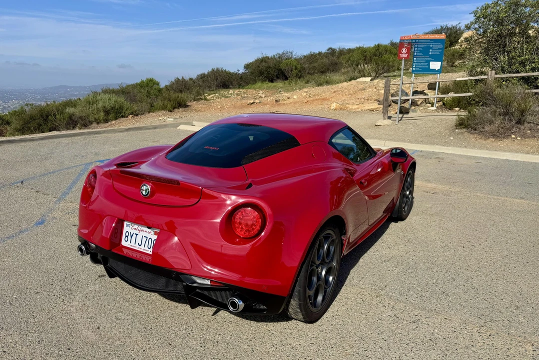 2015 Alfa Romeo 4C Coupe - Image 18 of 31