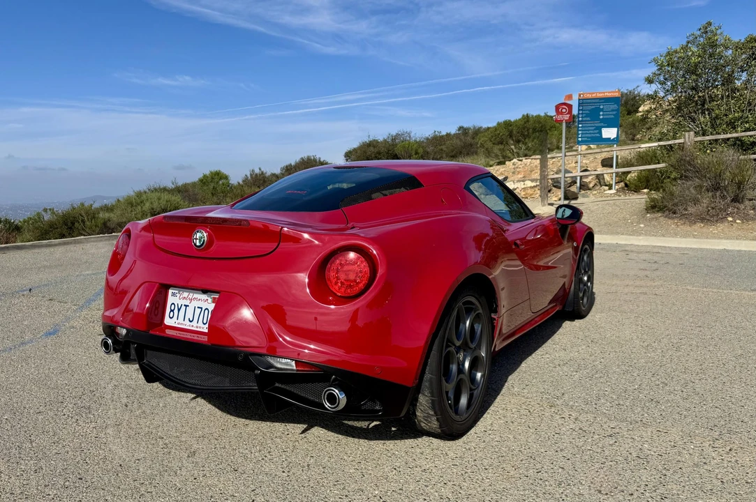 2015 Alfa Romeo 4C Coupe - Image 19 of 31