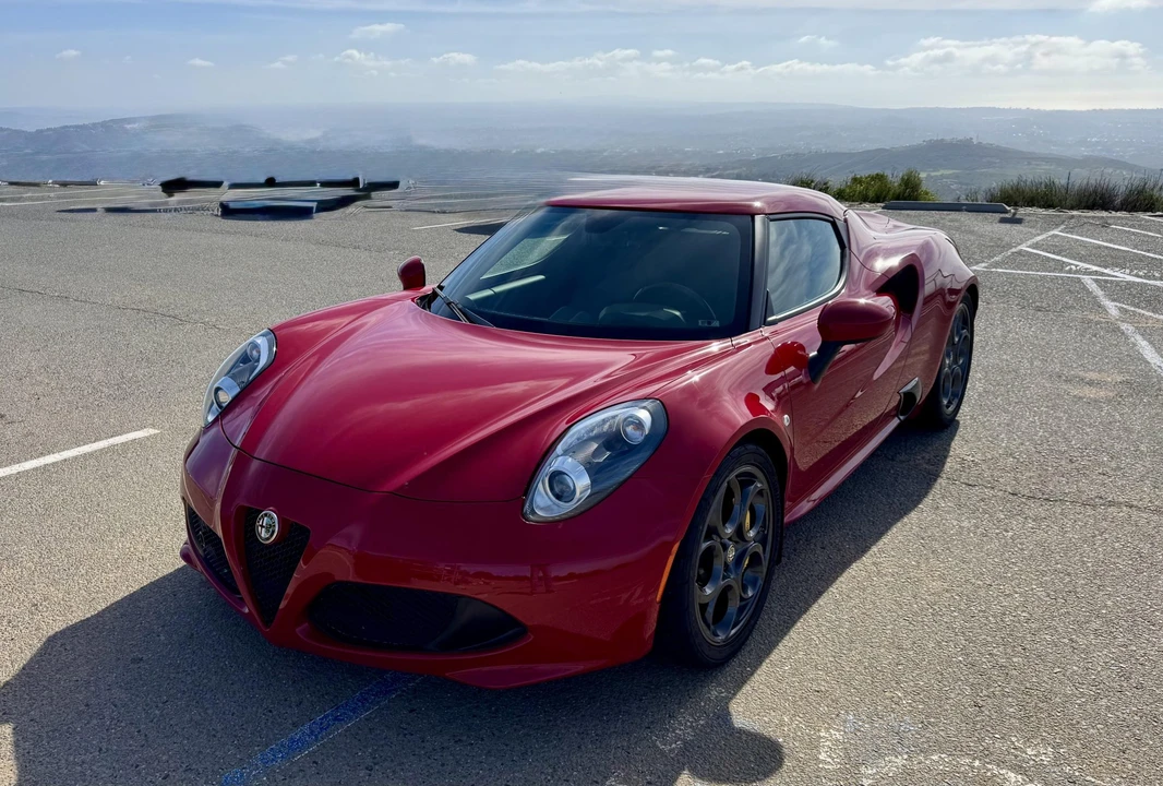2015 Alfa Romeo 4C Coupe - Image 23 of 31