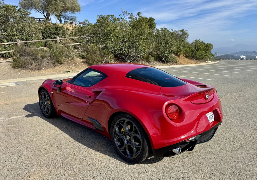 2015 Alfa Romeo 4C Coupe - Image 16 of 31