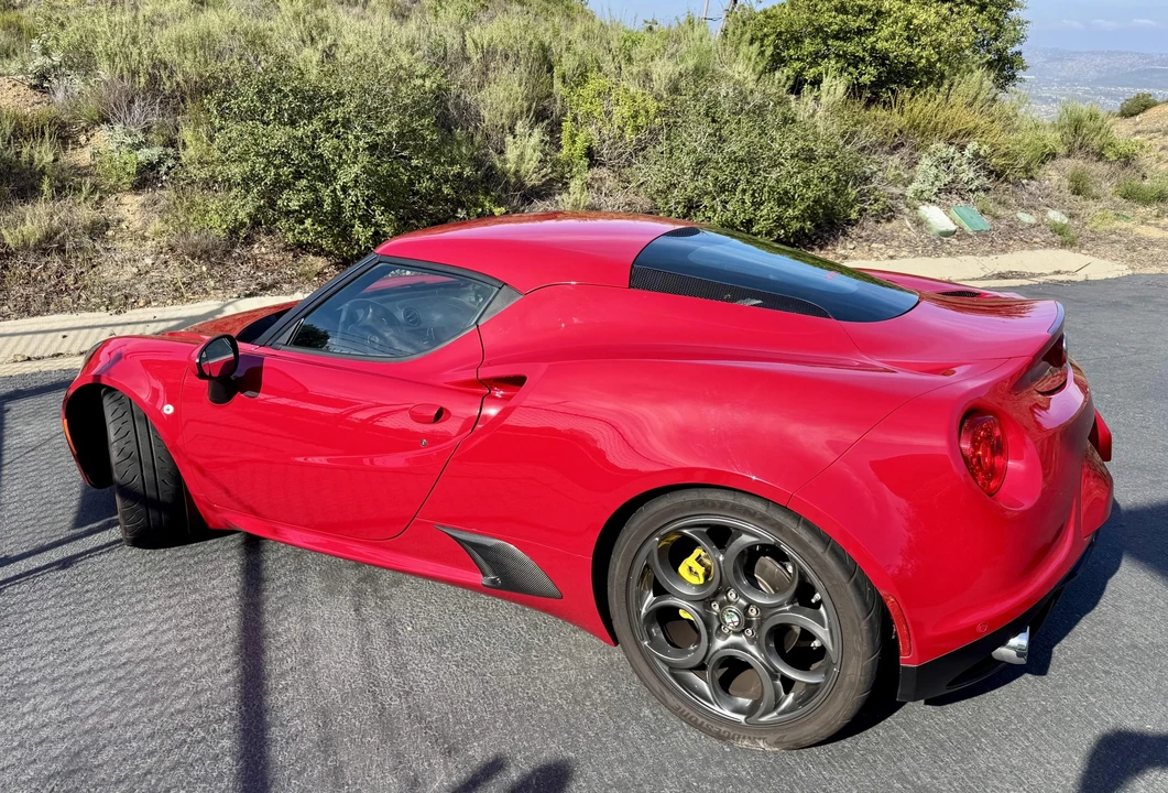 2015 Alfa Romeo 4C Coupe - Image 10 of 31