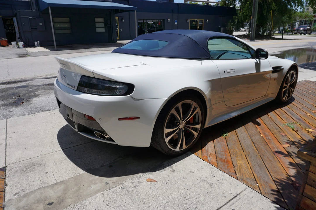 2015 Aston Martin V12 Vantage (2010-2018) - Image 7 of 31