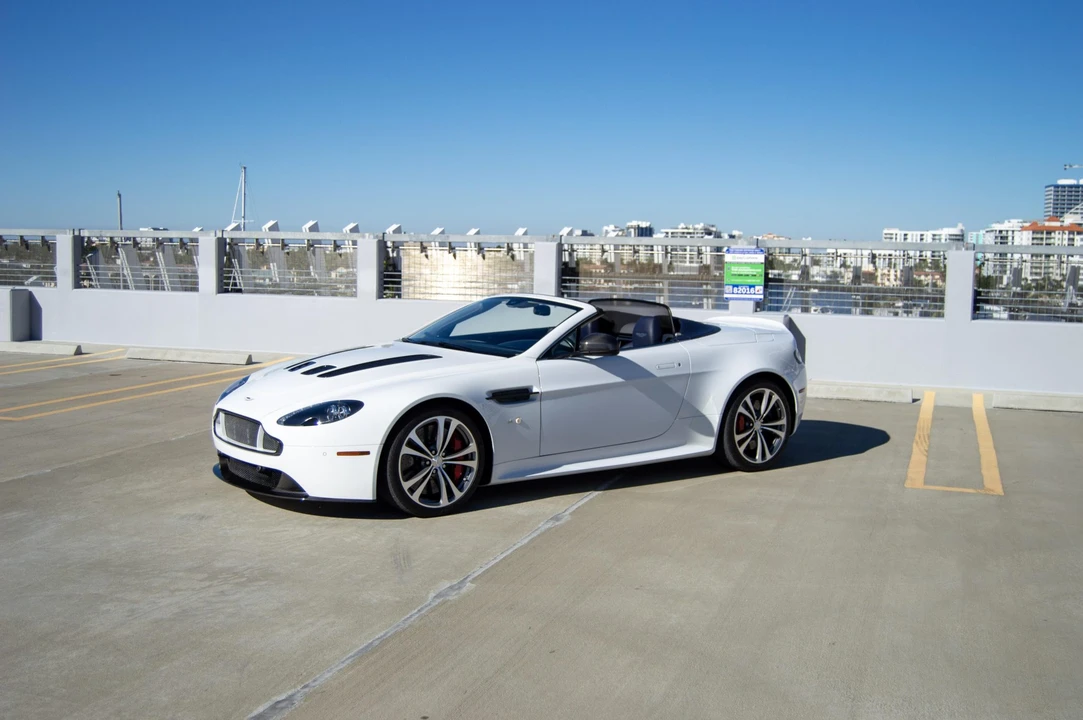 2015 Aston Martin V12 Vantage (2010-2018) - Image 17 of 31