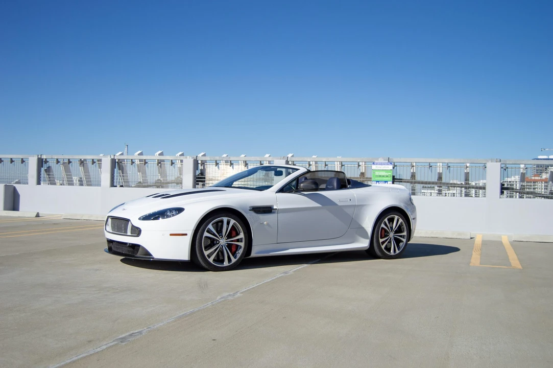 2015 Aston Martin V12 Vantage (2010-2018) - Image 22 of 31