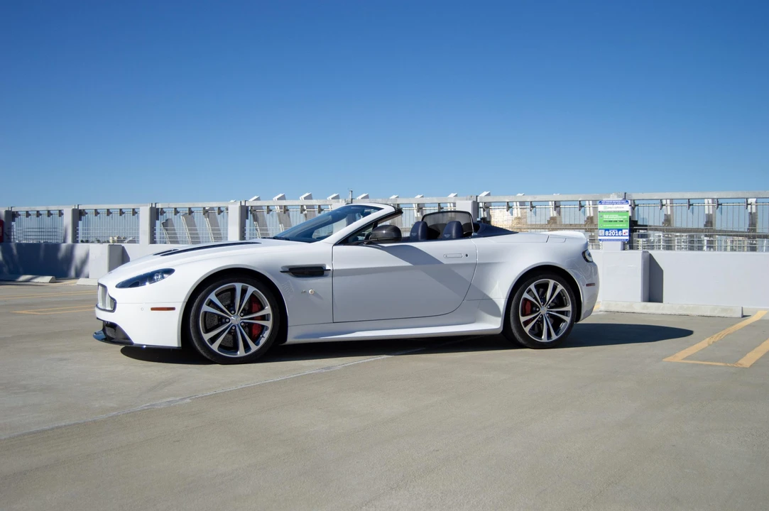 2015 Aston Martin V12 Vantage (2010-2018) - Image 23 of 31