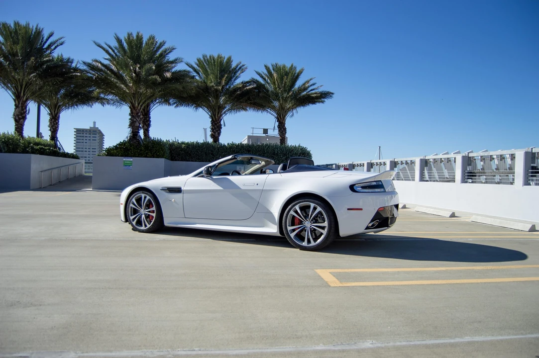 2015 Aston Martin V12 Vantage (2010-2018) - Image 31 of 31